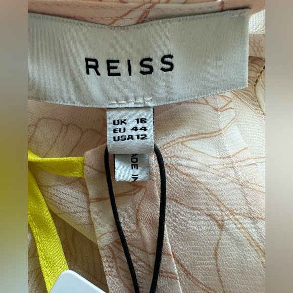 REISS Carlotta Belted Flippy Dress - Picture 12 of 12